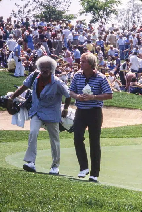 Jack_Nicklaus_and_caddie_Angelo_Argea_during_the_1980_Memorial_Tournament_-_DPLA_-_restored (1)