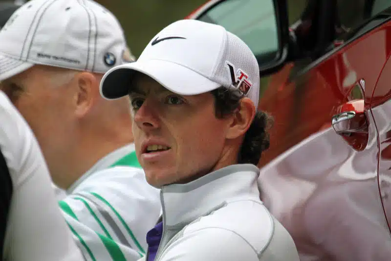 Rory_McIlroy looking off rich golfer