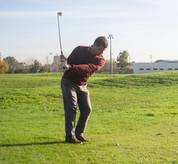 golf backswing rear leg
