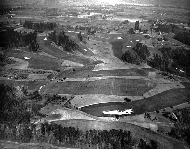 640px-Aerial_Photograph_of_Augusta_National_Golf_Club_-_DPLA_-_834d4391d53b59f5f189285e1b82555e